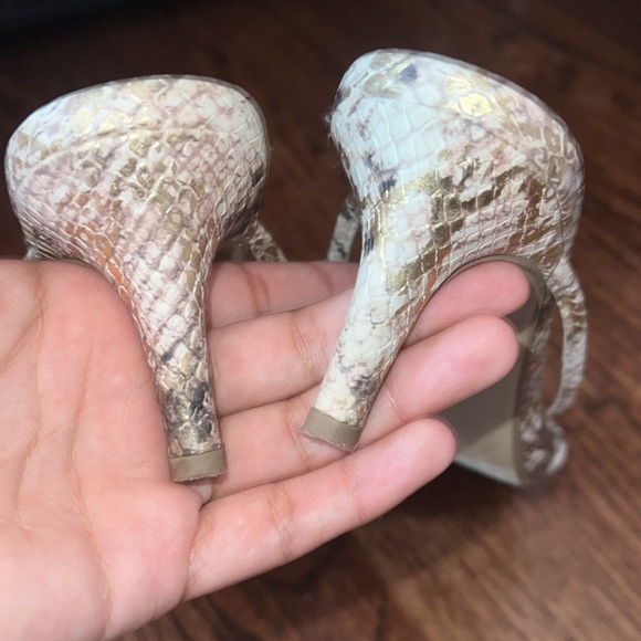 Low snakeskin heels - Picture 3 of 4